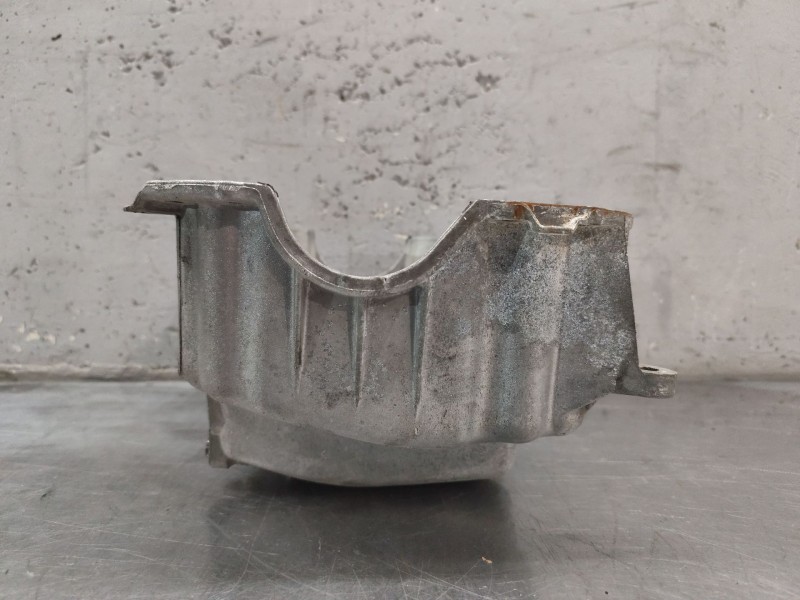 Recambio de carter para infiniti q30 1.5 d referencia OEM IAM A6070140200  