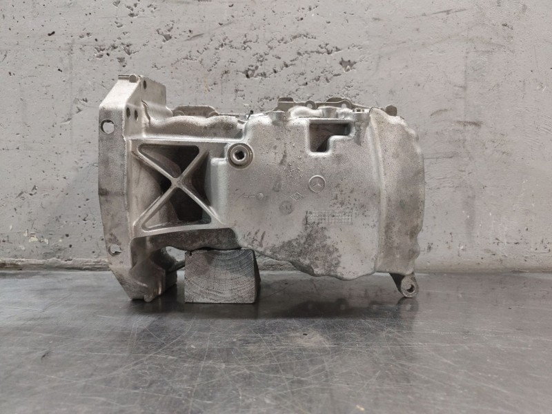 Recambio de carter para infiniti q30 1.5 d referencia OEM IAM A6070140200  