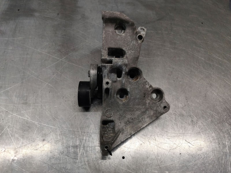 Recambio de soporte alternador para infiniti q30 1.5 d referencia OEM IAM A607201009  