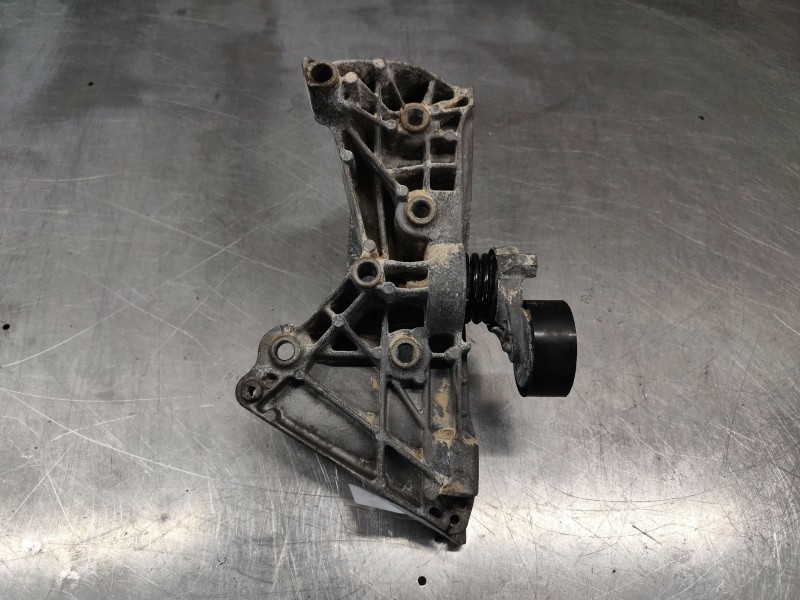 Recambio de soporte alternador para infiniti q30 1.5 d referencia OEM IAM A607201009  