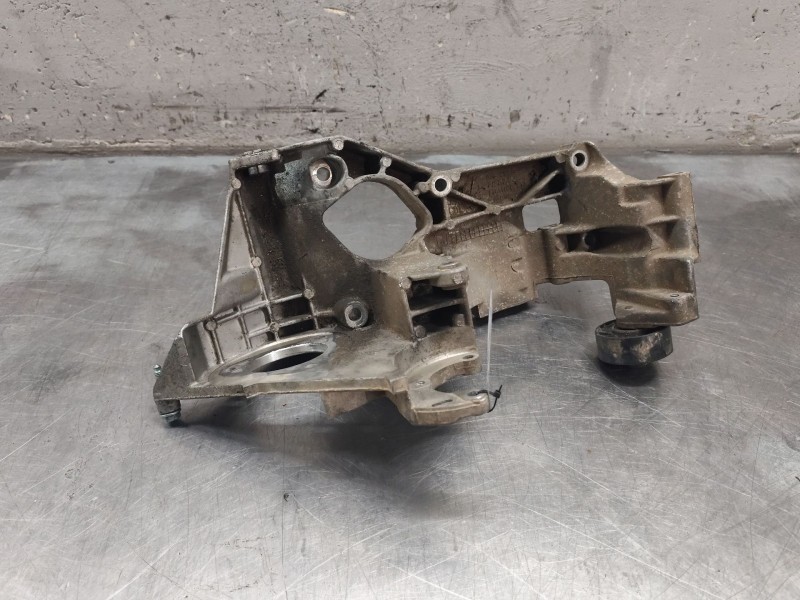 Recambio de soporte alternador para volkswagen bora berlina (1j2) conceptline referencia OEM IAM 03890314  