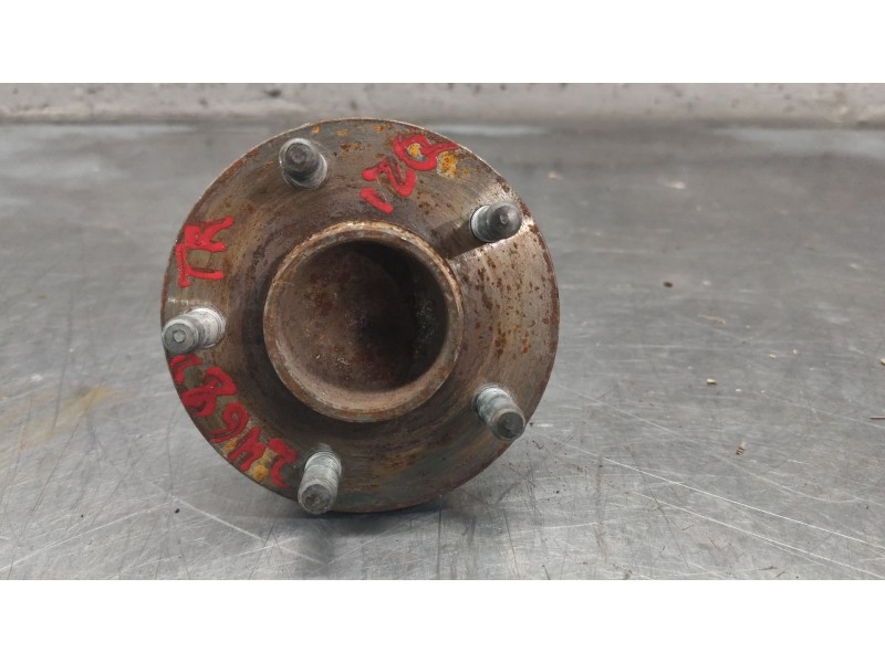 Recambio de buje trasero izquierdo para ford focus c-max (cap) ambiente (d) referencia OEM IAM 3M512C299R  