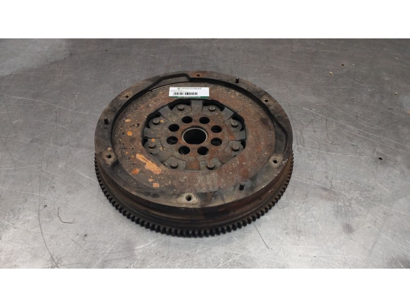 Recambio de volante motor para nissan x-trail ii (t31) 2.0 dci 4x4 referencia OEM IAM   