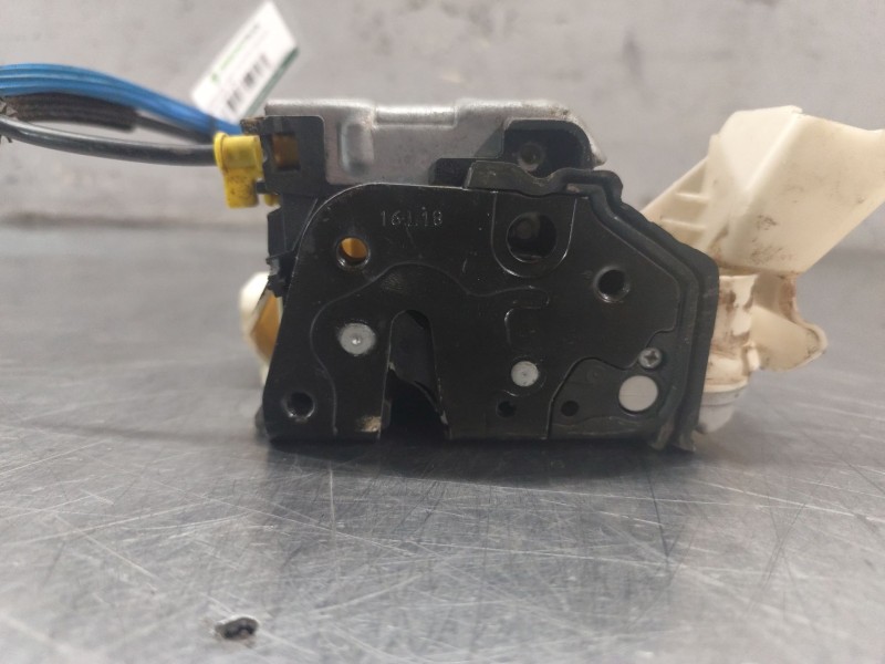 Recambio de cerradura puerta delantera izquierda para audi a4 ber. (b8) básico referencia OEM IAM 8J1837015A  