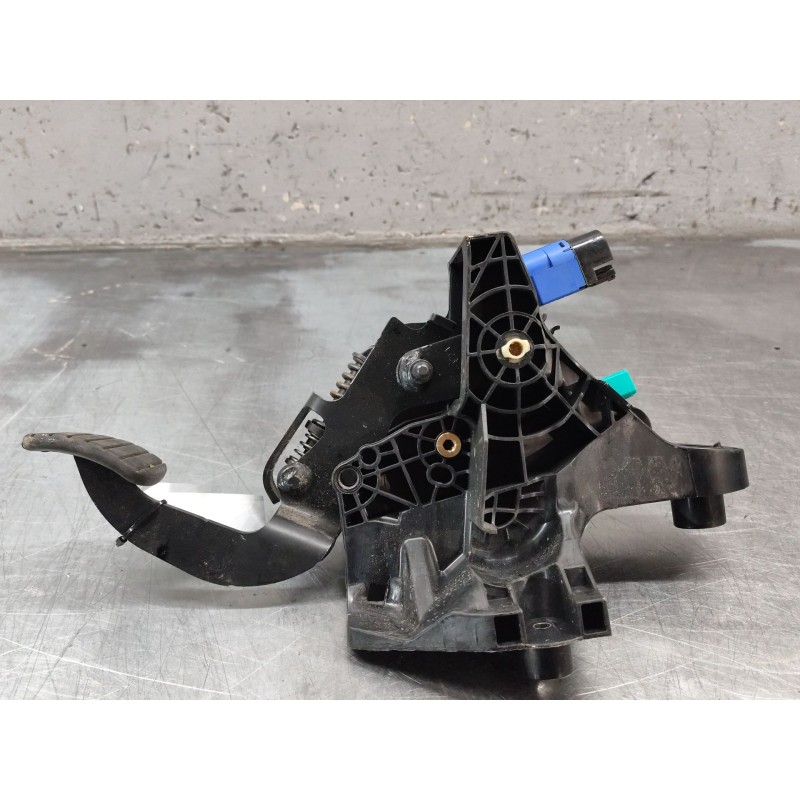 Recambio de pedal embrague para renault trafic iii furgoneta (fg_) 2.0 dci 120 (fgmn) referencia OEM IAM 14017095  