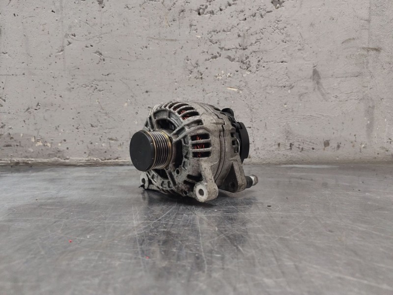 Recambio de alternador para peugeot 206 berlina xt referencia OEM IAM 9646321880  