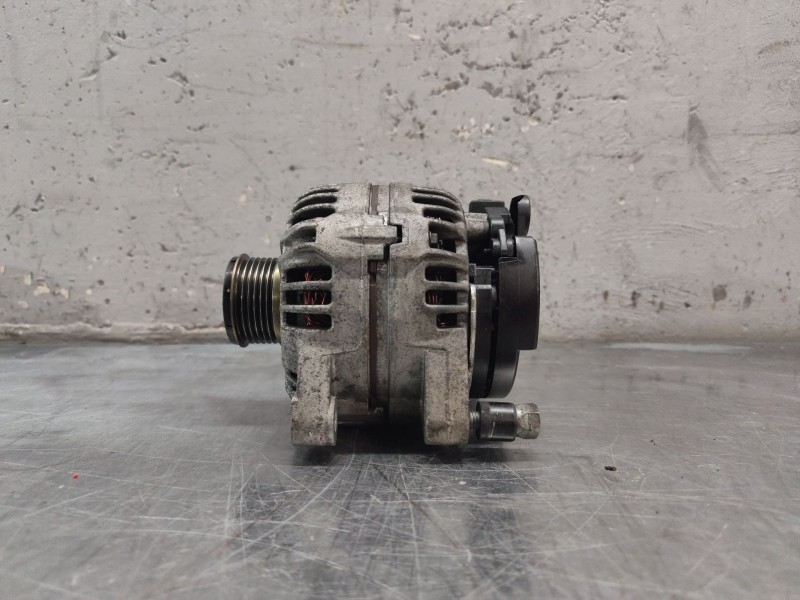 Recambio de alternador para peugeot 206 berlina xt referencia OEM IAM 9646321880  