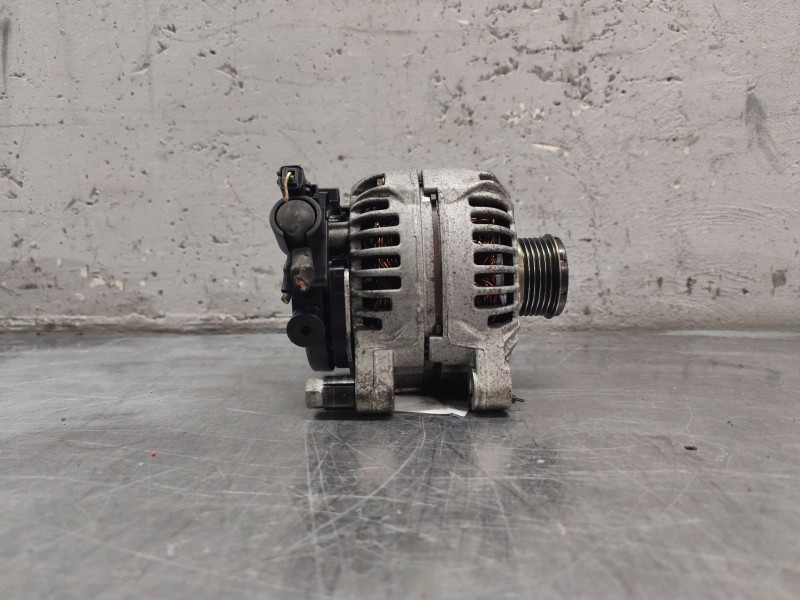 Recambio de alternador para peugeot 206 berlina xt referencia OEM IAM 9646321880  