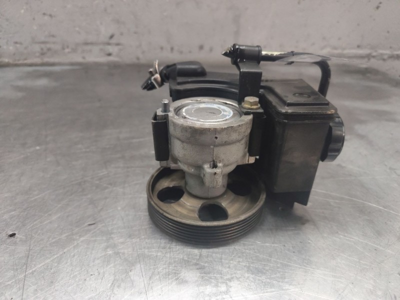 Recambio de bomba direccion para peugeot 206 berlina xt referencia OEM IAM 29079835  