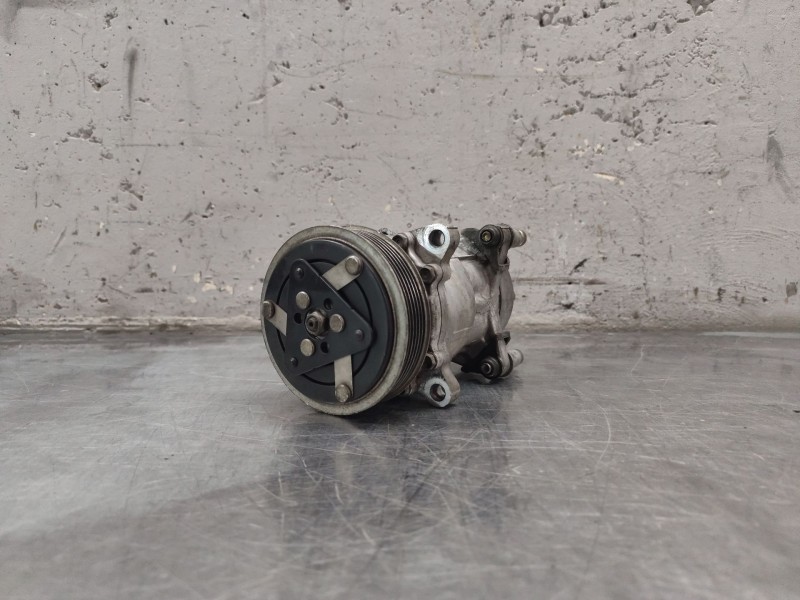 Recambio de compresor aire acondicionado para peugeot 206 berlina xt referencia OEM IAM 96390782  