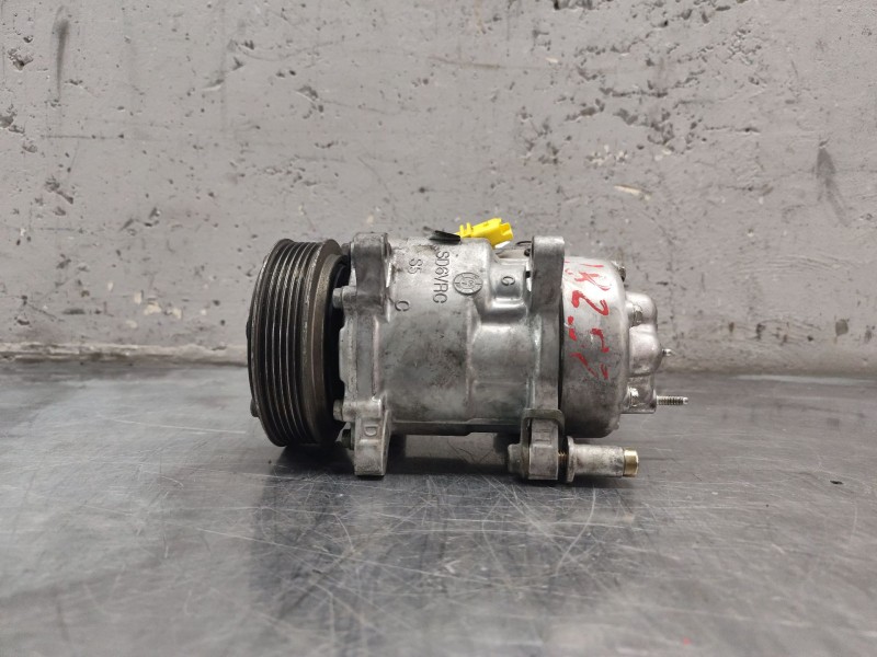Recambio de compresor aire acondicionado para peugeot 206 berlina xt referencia OEM IAM 96390782  