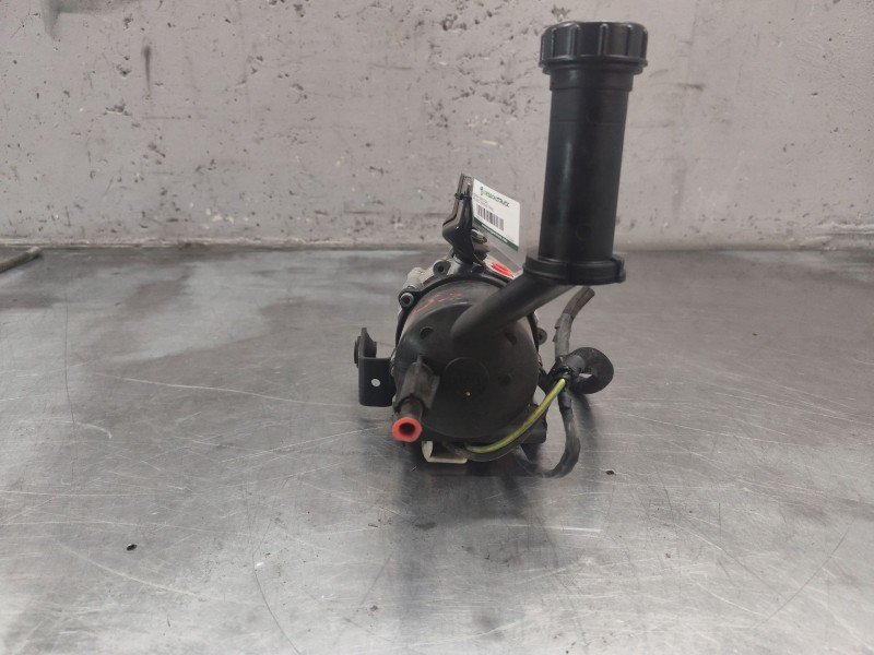 Recambio de bomba direccion para peugeot partner tepee 1.6 bluehdi 100 referencia OEM IAM 117132d  