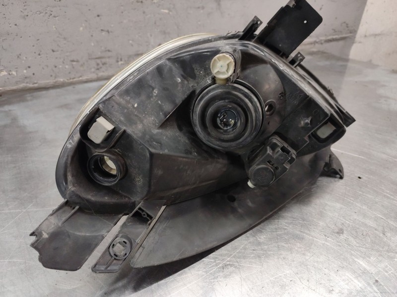 Recambio de faro derecho para citroën xsara picasso 1.6 16v hdi referencia OEM IAM 9649557380  