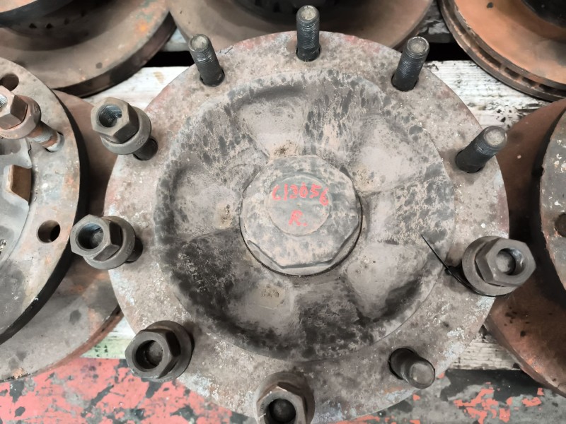 Recambio de buje delantero para renault premium lander 10.8 diesel referencia OEM IAM 7421022433  