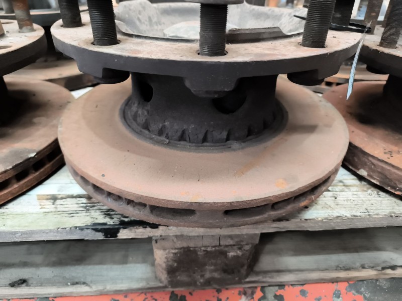 Recambio de buje delantero para renault premium lander 10.8 diesel referencia OEM IAM 7421022433  