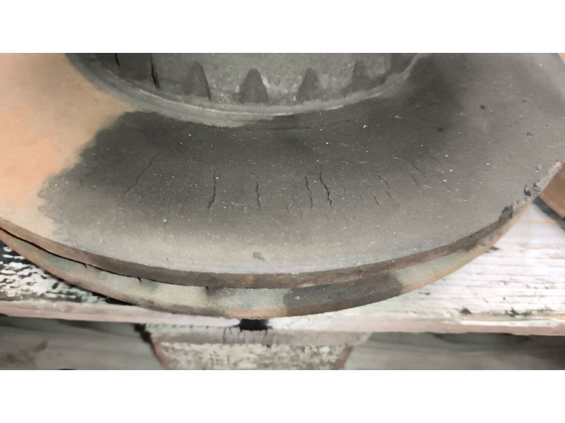 Recambio de buje delantero para renault premium lander 10.8 diesel referencia OEM IAM 7421022433  