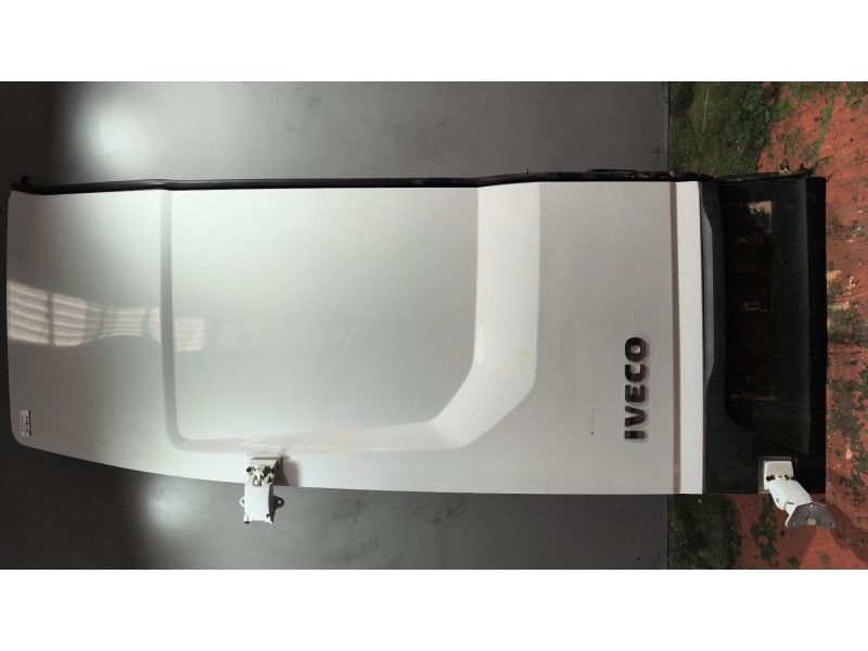 Recambio de puerta trasera izquierda para iveco daily vi furgoneta 33s16, 35s16, 35c16, 40c16, 50c16 referencia OEM IAM   