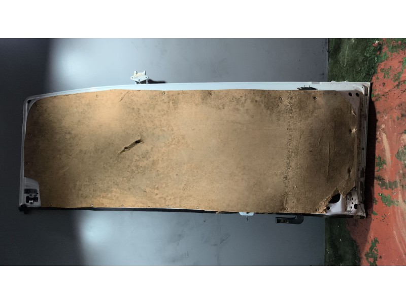 Recambio de puerta trasera izquierda para iveco daily vi furgoneta 33s16, 35s16, 35c16, 40c16, 50c16 referencia OEM IAM   