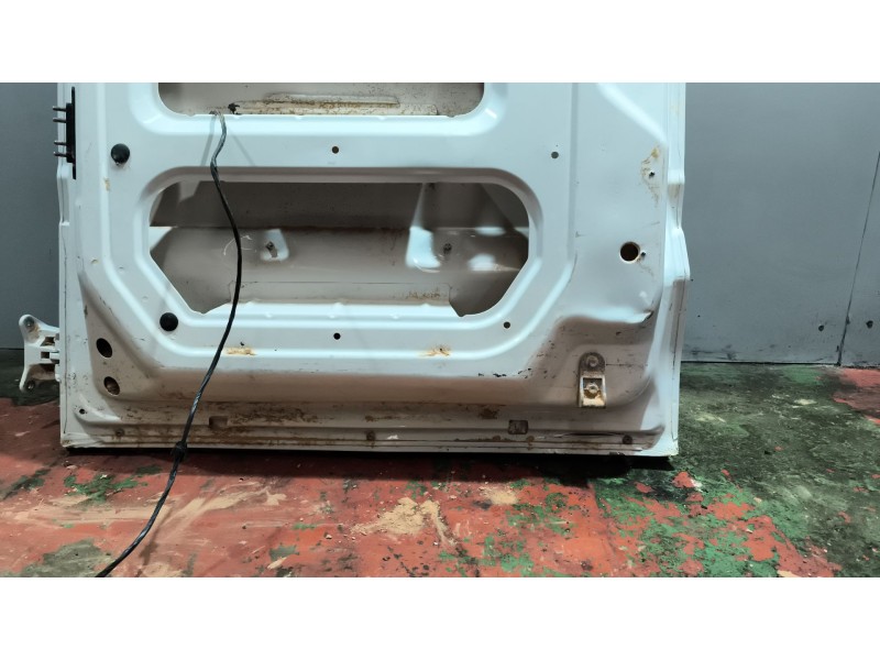 Recambio de puerta trasera derecha para iveco daily vi furgoneta 33s16, 35s16, 35c16, 40c16, 50c16 referencia OEM IAM   