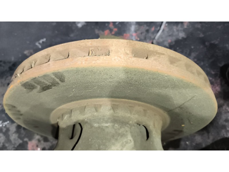 Recambio de buje delantero para volvo fm 12 2002 referencia OEM IAM 85107750  