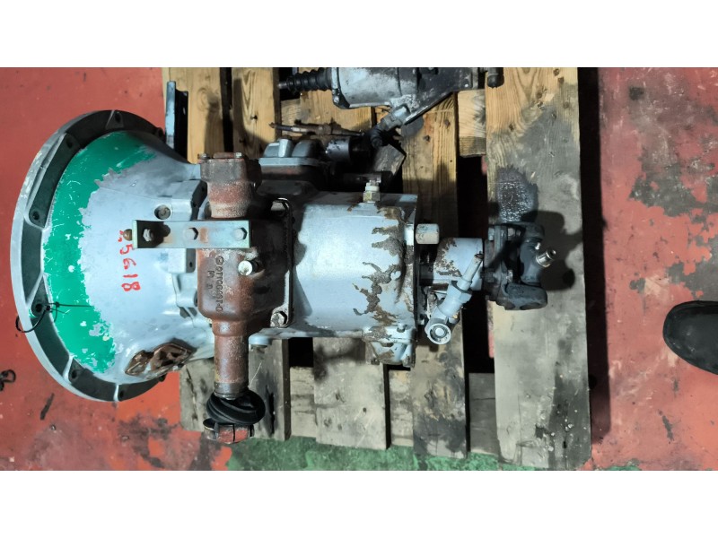 Recambio de caja cambios para ebro l-35s referencia OEM IAM T5200  
