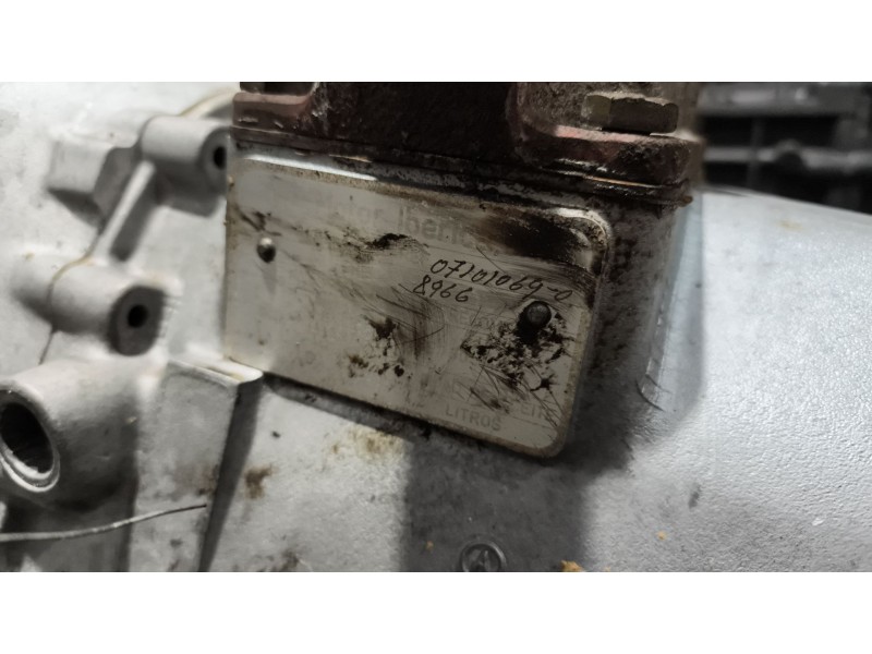 Recambio de caja cambios para ebro l-35s referencia OEM IAM T5200  