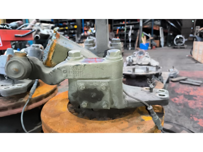 Recambio de mangueta delantera izquierda para daf xf 106 480 referencia OEM IAM 1798816  