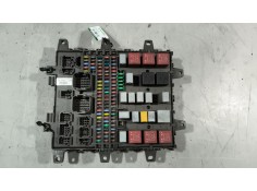 Recambio de caja reles / fusibles para renault magnum ab 2005 12.8 diesel referencia OEM IAM 5010590677  