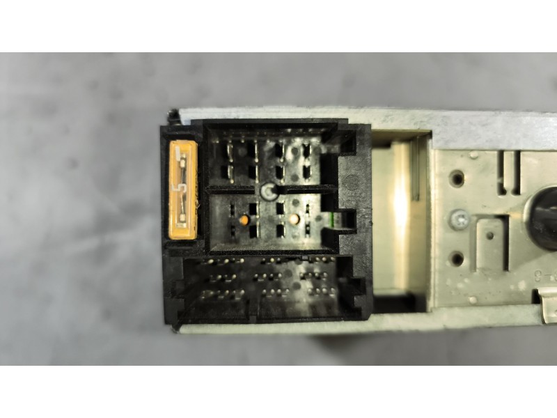 Recambio de sistema audio / radio cd para renault magnum ab 2005 12.8 diesel referencia OEM IAM 7607005089  