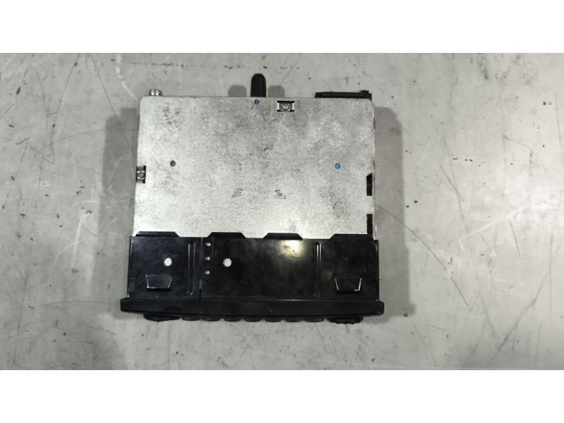 Recambio de sistema audio / radio cd para renault magnum ab 2005 12.8 diesel referencia OEM IAM 7607005089  