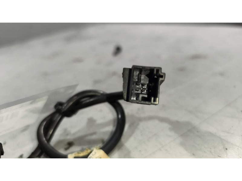 Recambio de mando radio para renault magnum ab 2005 12.8 diesel referencia OEM IAM 5010589997  