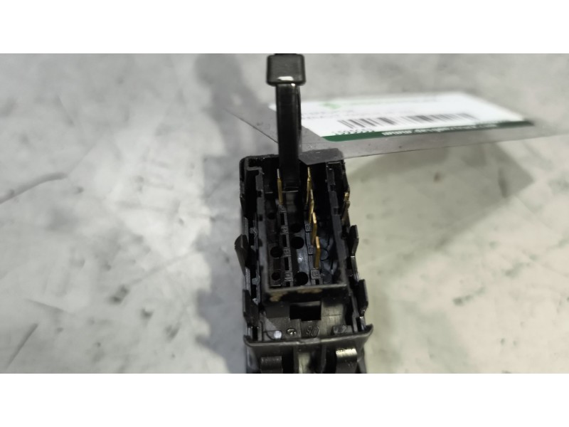 Recambio de interruptor para renault magnum ab 2005 12.8 diesel referencia OEM IAM 5010379357  