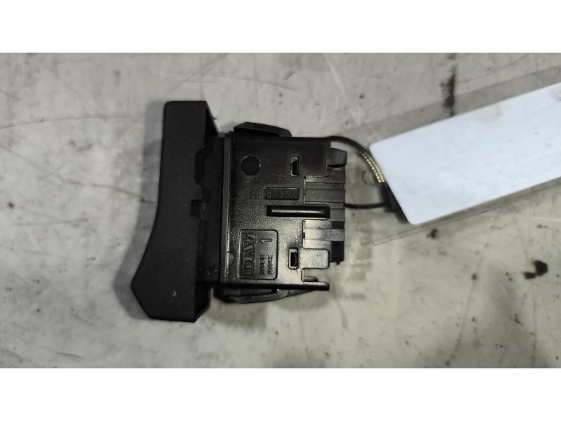 Recambio de interruptor para renault magnum ab 2005 12.8 diesel referencia OEM IAM 5010379357  