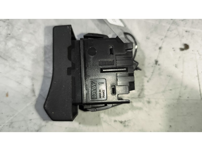 Recambio de interruptor para renault magnum ab 2005 12.8 diesel referencia OEM IAM 5010589021  