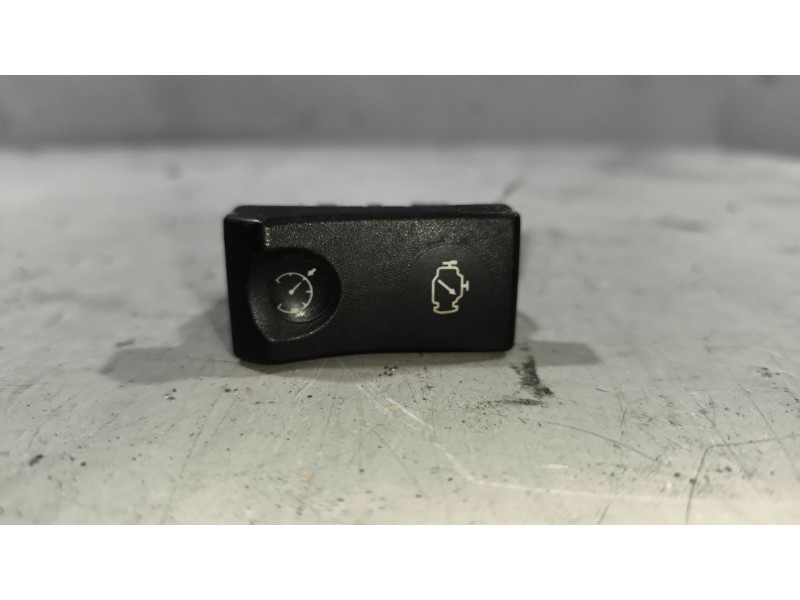 Recambio de interruptor para renault magnum ab 2005 12.8 diesel referencia OEM IAM 7420851304  