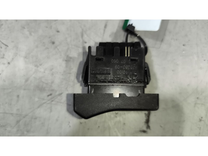 Recambio de interruptor para renault magnum ab 2005 12.8 diesel referencia OEM IAM 7420851304  