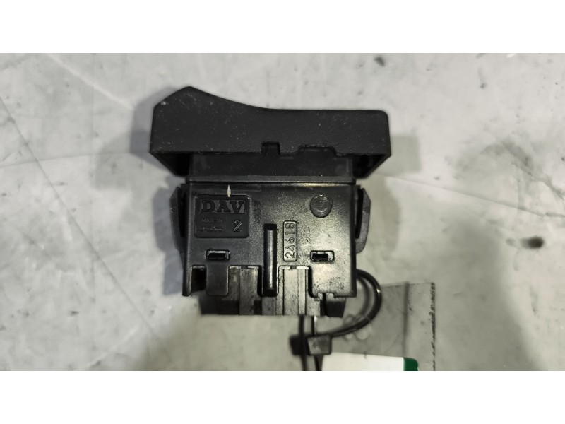 Recambio de interruptor para renault magnum ab 2005 12.8 diesel referencia OEM IAM 5010589488  