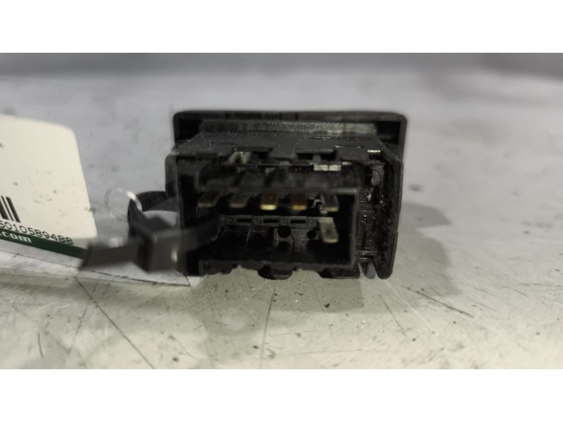Recambio de interruptor para renault magnum ab 2005 12.8 diesel referencia OEM IAM 5010589488  