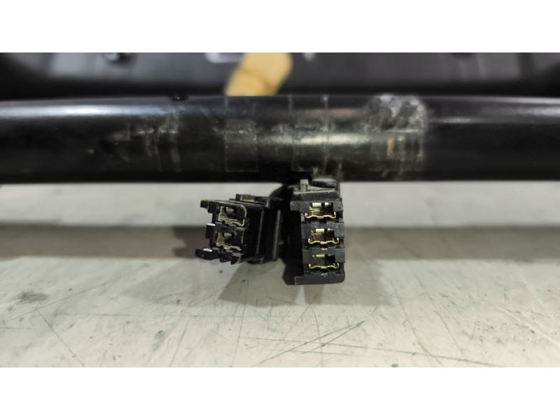 Recambio de brazo retrovisor izquierdo para renault magnum ab 2005 12.8 diesel referencia OEM IAM   