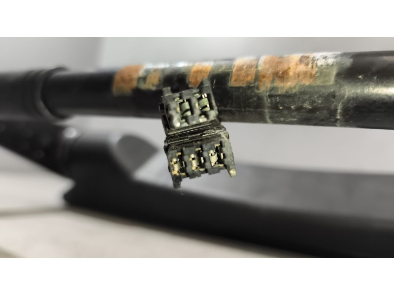 Recambio de brazo retrovisor derecho para renault magnum ab 2005 12.8 diesel referencia OEM IAM   