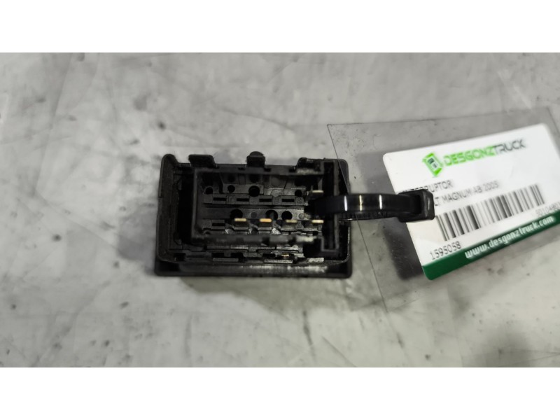 Recambio de interruptor para renault magnum ab 2005 12.8 diesel referencia OEM IAM 5010480359  