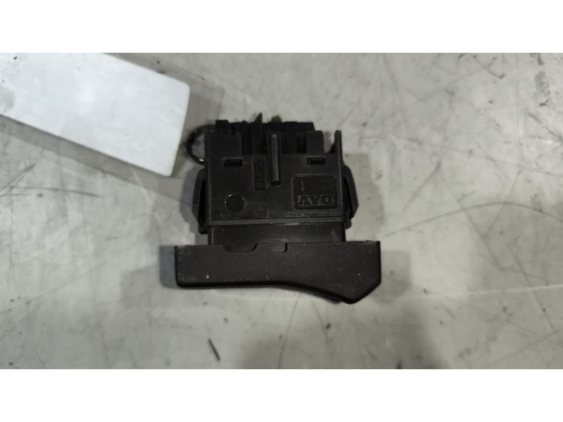 Recambio de interruptor para renault magnum ab 2005 12.8 diesel referencia OEM IAM 5010589014  