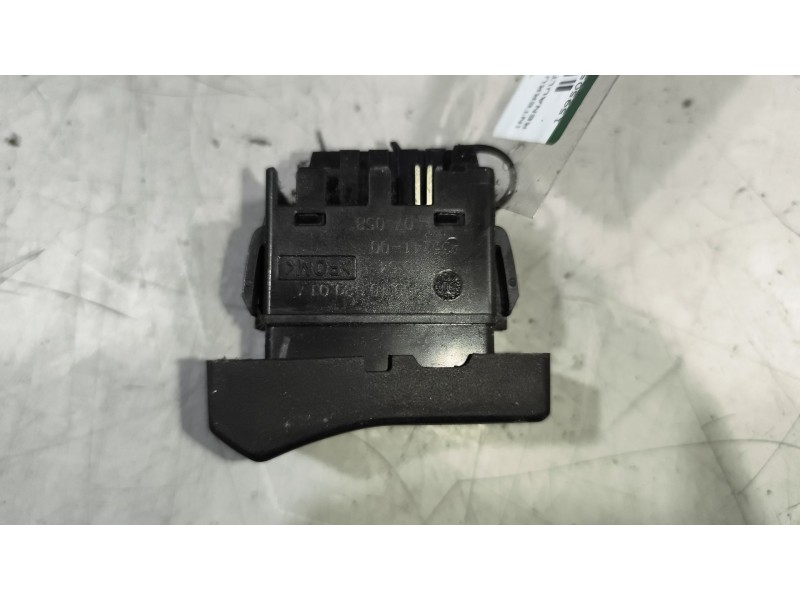 Recambio de interruptor para renault magnum ab 2005 12.8 diesel referencia OEM IAM 5010589014  