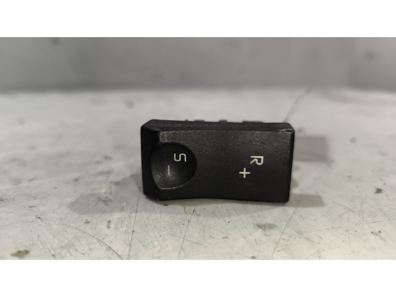 Recambio de interruptor para renault magnum ab 2005 12.8 diesel referencia OEM IAM 7420851306  