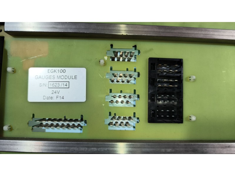 Recambio de cuadro instrumentos para volvo fm 12 asta 2001 12.1 diesel (d12d340) referencia OEM IAM 3198531  