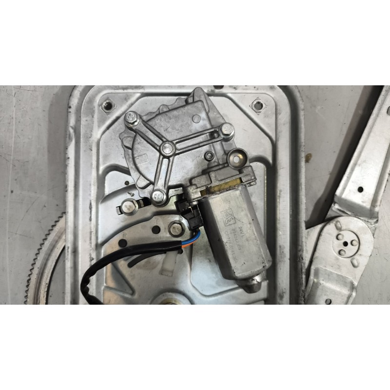 Recambio de elevalunas delantero izquierdo para scania serie 4 (p/r 164 l) 15.6 diesel referencia OEM IAM   