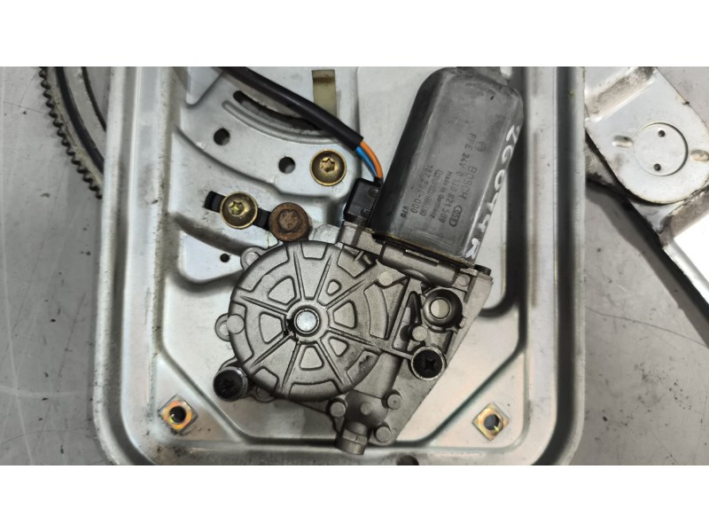 Recambio de elevalunas delantero derecho para scania serie 4 (p/r 164 l) 15.6 diesel referencia OEM IAM   