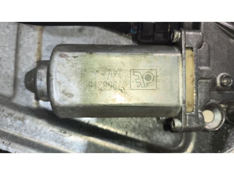 Recambio de elevalunas delantero izquierdo para scania p,g,r,t - series p 500, r 500 referencia OEM IAM   