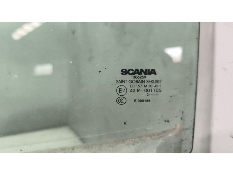 Recambio de luna delantera izquierda para scania r i r 500 referencia OEM IAM 1306259  