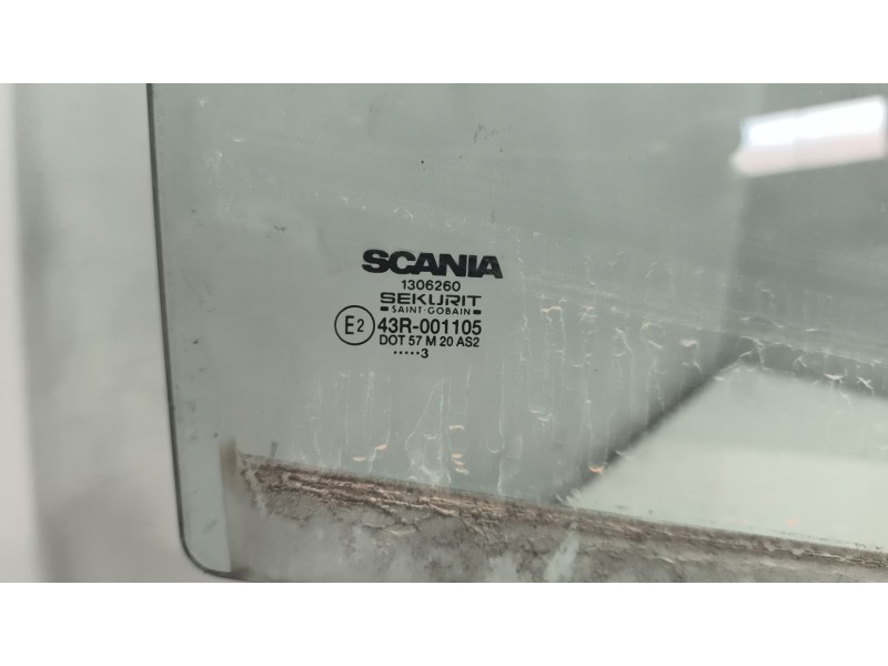 Recambio de luna delantera derecha para scania 4 - series 164 l/580 referencia OEM IAM 1306260  